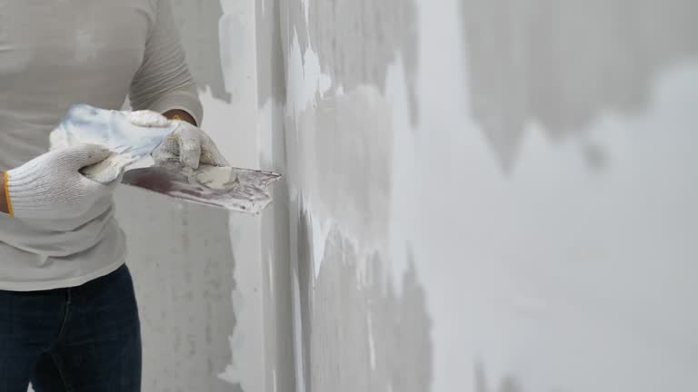 Wallpaper Removal and Painting in Prudenville, MI